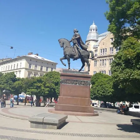 з дизайнерським ремонтом в центрі львова- Eco Style Appartement